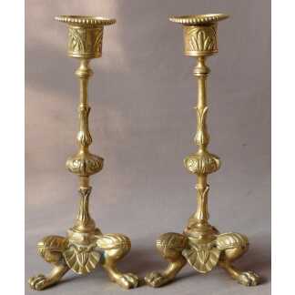 Paire De Bougeoirs En Bronze, Modèle Aux Pied Griffus, Style Charles X, Fin XIX ème
