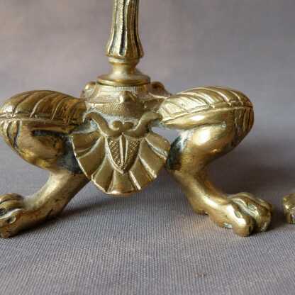Paire De Bougeoirs En Bronze, Modèle Aux Pied Griffus, Style Charles X, Fin XIX ème