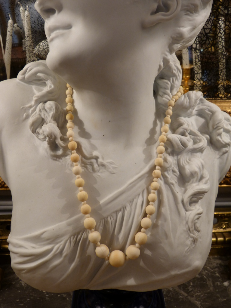 Collier En Perles d'Ivoire, époque Fin XIX ème