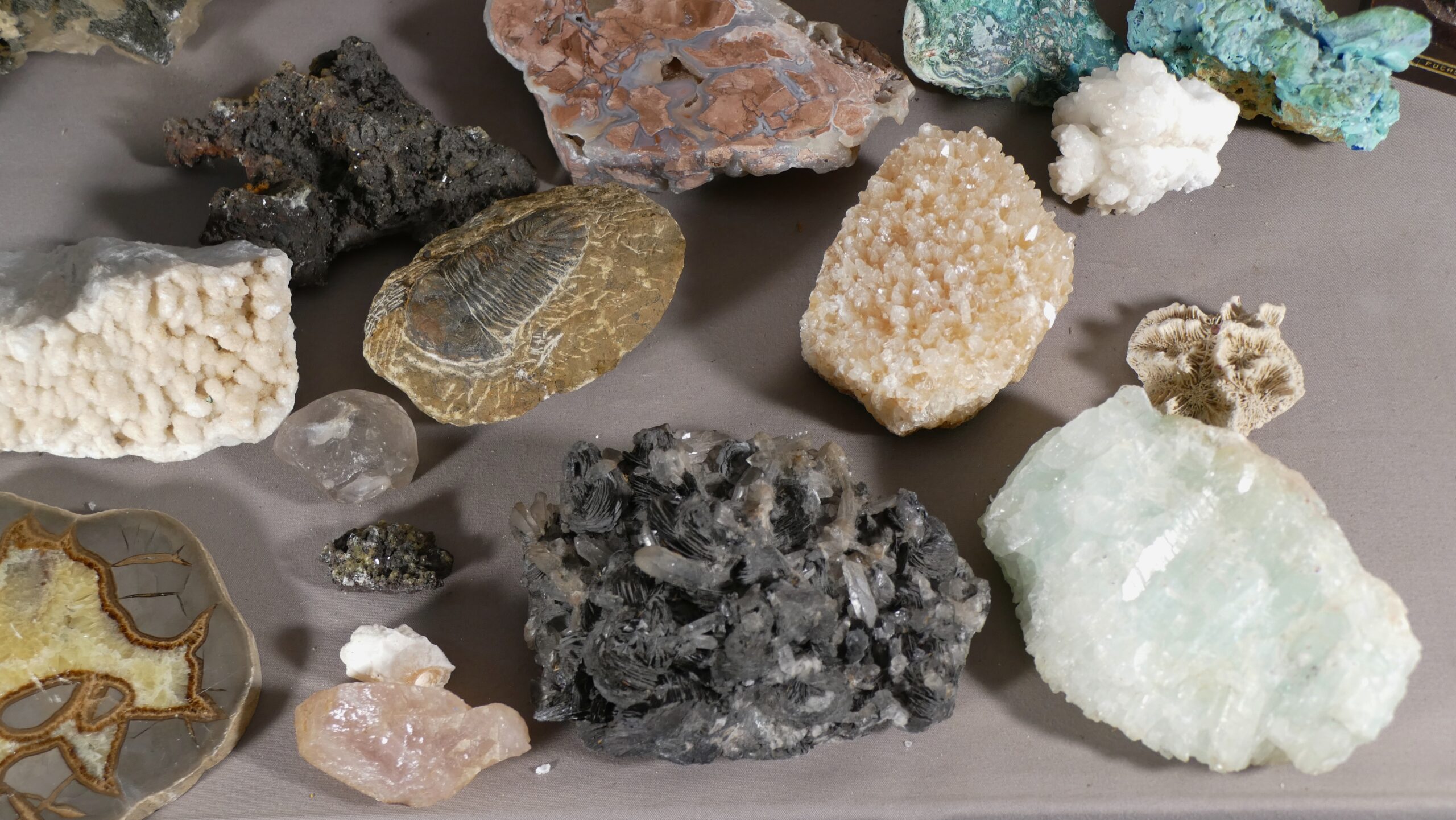 Géode de cristal de roche : Objet de décoration scientifique