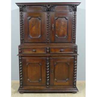 Buffet 4 Portes Louis XIII Lyonnais Aux Aigles En Noyer époque Fin XVII ème Siècle