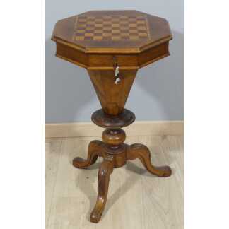 Guéridon échiquier, Table à Ouvrage Et échec, Noyer, Angleterre, XIX ème Siècle