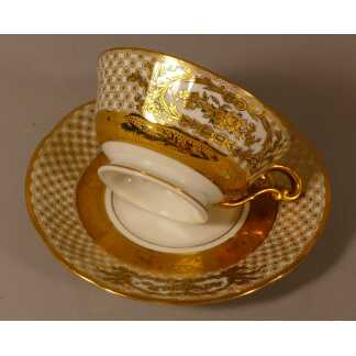 Bernardaud, Lamballe, Tasse De Collection En Porcelaine Blanche Doré Et Incrustation d'Or