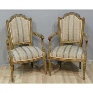 Paire De Fauteuils Louis XVI En Cabriolet , Bois Laqué, XIX ème