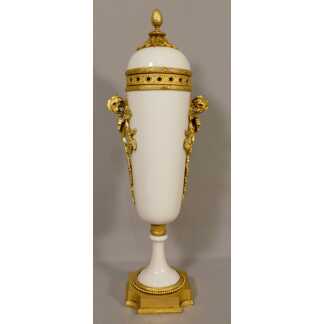 Brûle Parfum, Cassolette En Porcelaine Blanche Et Bronze Doré, Napoléon III