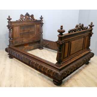Majestueux Lit De Château Style Renaissance En Noyer Massif, époque XIX ème