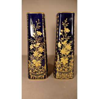 Samson, Paire De Vases En Porcelaine Bleu Nuit Avec Décor De Fleurs à La Pâte d'Or, XIX ème
