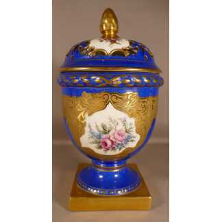 Brûle Parfum En Porcelaine De Limoges Incrustation d'Or Et Décor Peint Main Fleurs