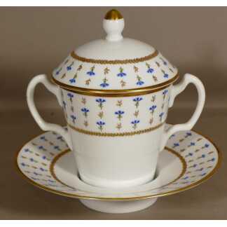 Tasse Trembleuse Aux Barbeaux Ou Bleuets, Vieux Nyon, Porcelaine De Limoges, Raynaud