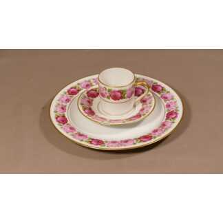 Ensemble Aux Roses, Tasse à Café Et Assiette à Dessert, Porcelaine De Limoges