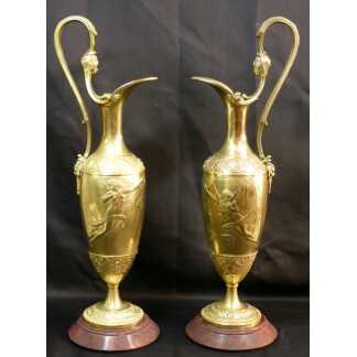 Paire d'Aiguières Style Renaissance En Bronze Doré Et Marbre Rouge, époque XIX è