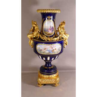 Grand Vase d'Apparat en Porcelaine Et Bronze Doré Sèvres? Vienne? Qualité Musée, XIX ème