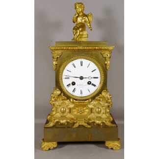 Pendule Borne Charles X à l'Angelot En Bronze Doré, Wb Promoli à Paris, XIX ème