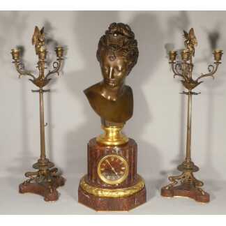 Barbedienne, Diane De Poitiers, Garniture Pendule Et Candélabres, Bronze Et Marbre, XIX ème