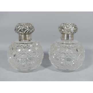 Paire De Flacons à Parfum En Verre Taillé Diamant Et Argent Massif, Londres