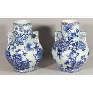 Paire De Vases En Faïence Bleu Hortensia Dans Le Goût Asiatique, époque Fin XIX ème