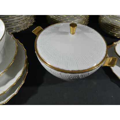 Service 12 Personnes En Porcelaine De Limoges, Décor En Relief Blanc Et Doré – Image 12