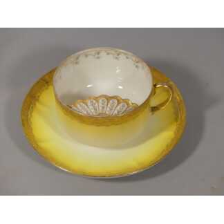 Tasse à Moustache Jean Pouyat Porcelaine De Limoges XIX ème