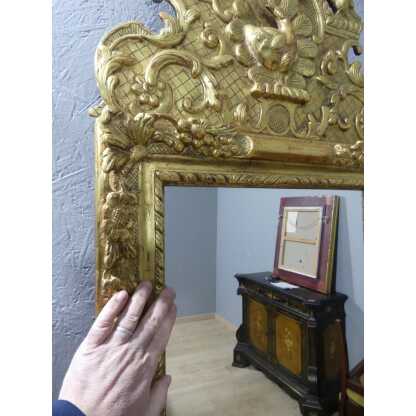 Miroir Louis XIV à Fronton En Résine Doré, époque 1970 – Image 5