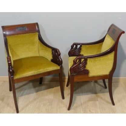 Paire De Fauteuils Aux Cygnes De Style Empire En Acajou, époque Fin XIX ème