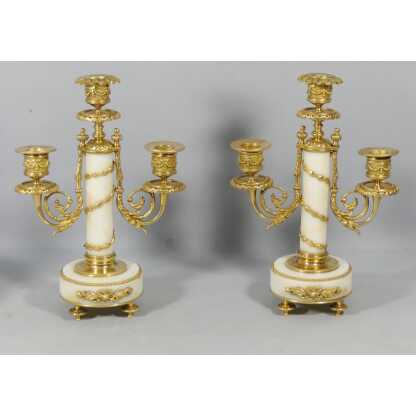 Paire De Chandeliers Style Louis XVI En Marbre Blanc Et Bronze Doré, époque Fin XIX ème