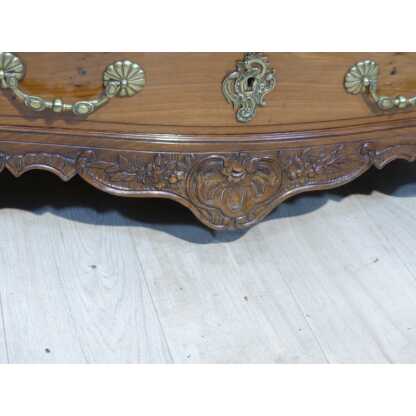 Commode Bordelaise d'époque Louis XV, Acajou Massif XVIII ème Siècle – Image 11