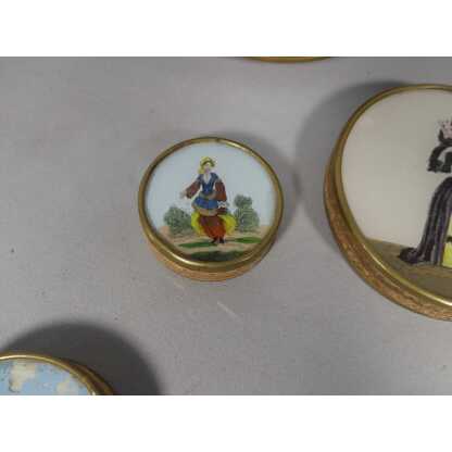 Lot De 6 Boîtes à Dragées En Fixé Sous Verre, époque Romantique Vers 1830-1840 – Image 7