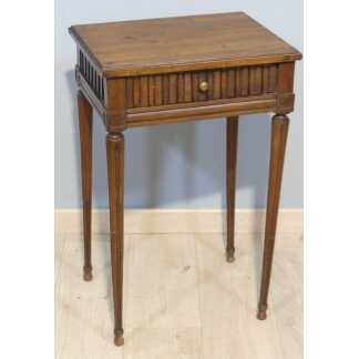 Petite Table Volante De Salon Ou De Chevet En Noyer, époque Louis XVI, Fin XVIII ème Siècle