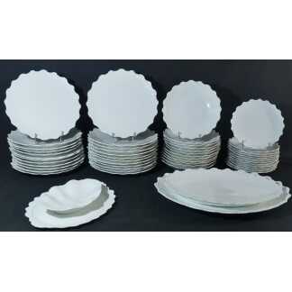 Raynaud Limoges, Service Pour 12 Personnes En Porcelaine Blanche Texturée En Relief