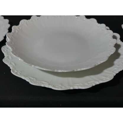 Raynaud Limoges, Service Pour 12 Personnes En Porcelaine Blanche Texturée En Relief – Image 5