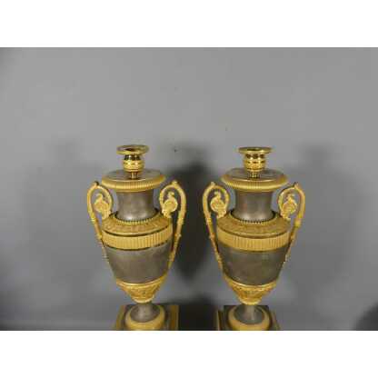 Paire De Grandes Cassolettes Formant Bougeoirs d'époque Empire En Bronze Doré Et Argenté, XIX è – Image 15
