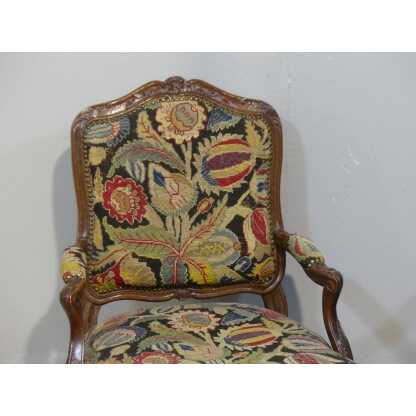 Paire De Fauteuils à La Reine En Noyer Sculpté Tapisserie d'Origine époque Louis XV, XVIII ème – Image 9