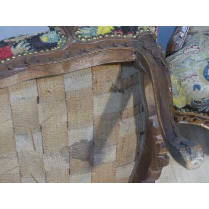 Paire De Fauteuils à La Reine En Noyer Sculpté Tapisserie d'Origine époque Louis XV, XVIII ème – Image 15