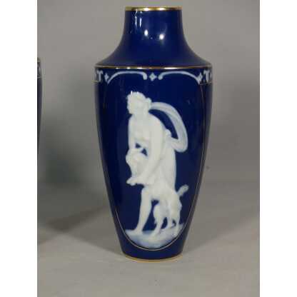 Pâte Sur Pâte, Paire De Vases En Porcelaine De Limoges Par Chaufriasse – Image 2