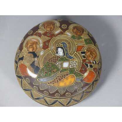 Coffret bonbonnière en porcelaine Satsuma, Japon, début XX ème – Image 2