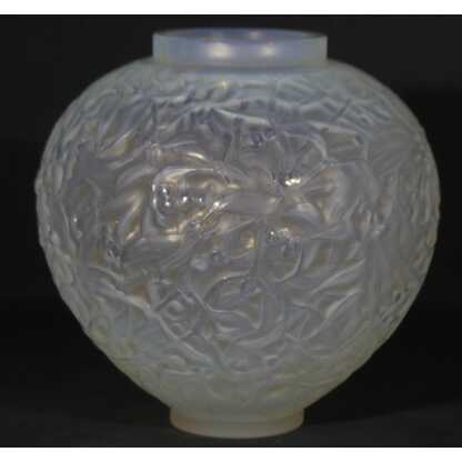 René Lalique, Vase Gui En Verre Opalescent, 1923