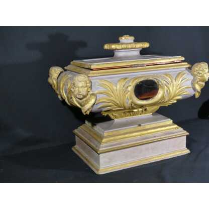 Grand Coffret Reliquaire De Style Louis XVI Aux Angelots En Bois Laqué Doré Possibilité Paire – Image 2