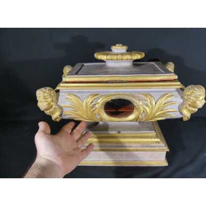Grand Coffret Reliquaire De Style Louis XVI Aux Angelots En Bois Laqué Doré Possibilité Paire – Image 3