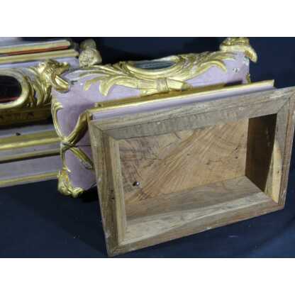Grand Coffret Reliquaire De Style Louis XVI Aux Angelots En Bois Laqué Doré Possibilité Paire – Image 11