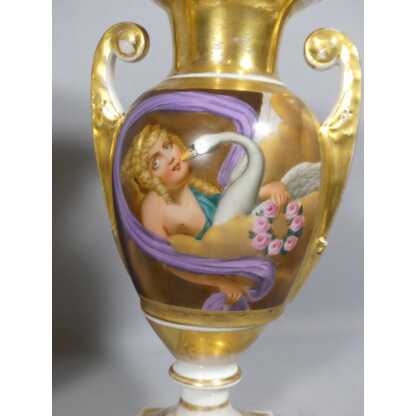 Paire De Vases Zeus, Leda, Aigle Et Cygne, Porcelaine Début XIX ème époque Restauration – Image 4