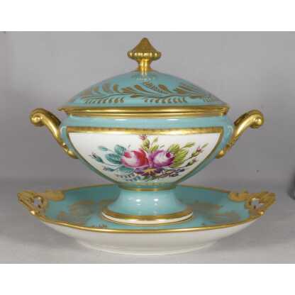 Coupe Couverte Et Son Dormant En Porcelaine De Limoges Peint à La Main Golse