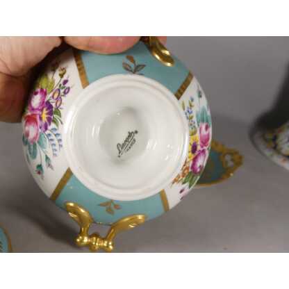 Coupe Couverte Et Son Dormant En Porcelaine De Limoges Peint à La Main Golse – Image 6