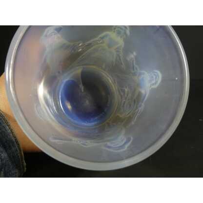 Sabino Menuet, vase en verre moulé opalescent à décor de personnages danse et musique – Image 12