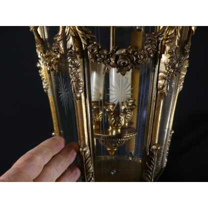 Lanterne d'entrée ou de couloir de style Louis XV en bronze et verre gravé époque 1960 – Image 11
