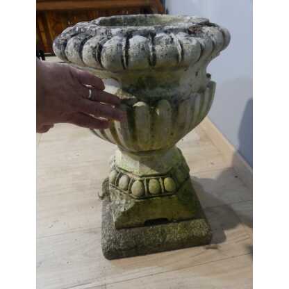 Vase de jardin en pierre blanche à godrons, jardinière, époque XIX ème – Image 5