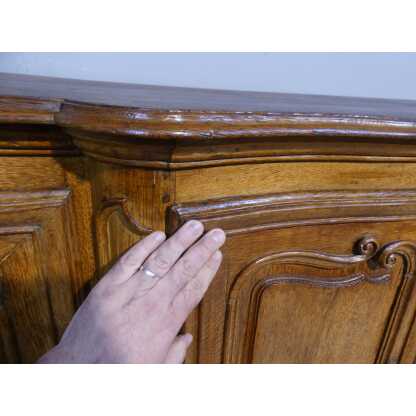Enfilade de boiserie à ressaut d'époque Louis XV en chêne mouluré et sculpté, XVIII ème – Image 9