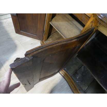 Enfilade de boiserie à ressaut d'époque Louis XV en chêne mouluré et sculpté, XVIII ème – Image 10