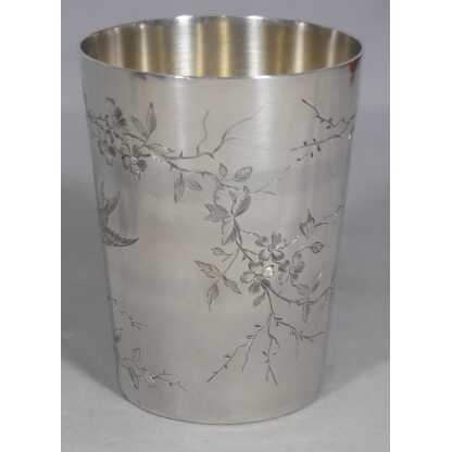 Grande timbale en argent massif décor ciselé de feuillages et oiseaux, époque fin XIX ème – Image 2