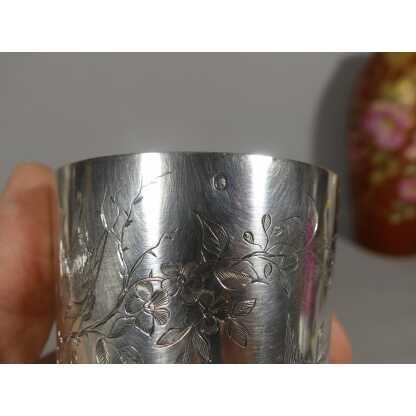 Grande timbale en argent massif décor ciselé de feuillages et oiseaux, époque fin XIX ème – Image 4