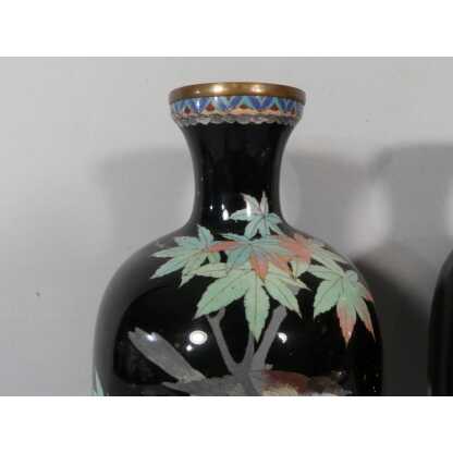 Paire de vases en émail cloisonné aux oiseaux et branchages, Japon, fin XIX ème – Image 5